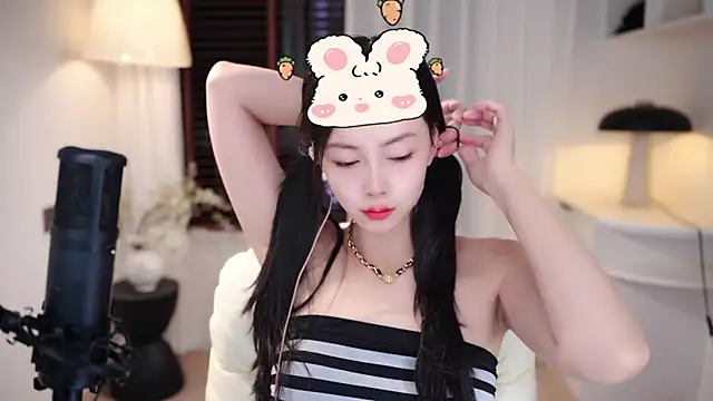 Ocean--Lili online show from October 2025 02:15:01 PM