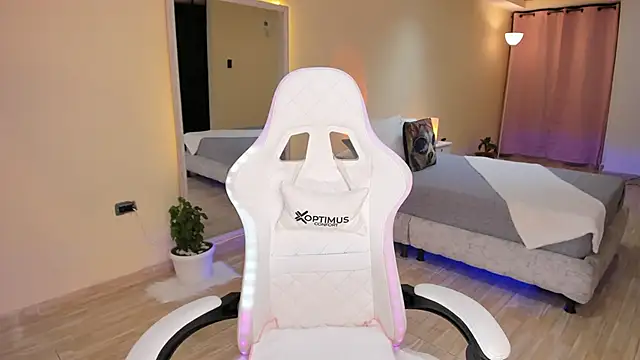 carleee winter online show from September 2025 12:25:02 AM