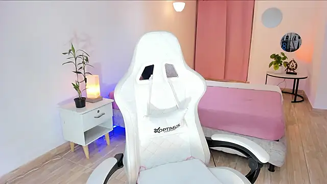 carleee winter online show from March 2026 01:55:02 AM