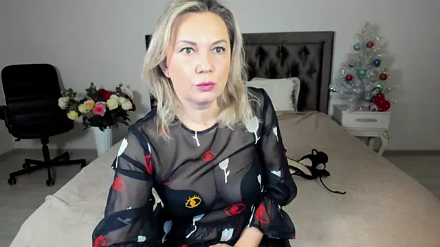 MarciaColins online show from December 2024 10:00:02 PM