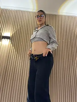 Sarasanders 4 online show from January 2026 04:49:02 AM