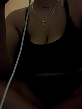 Madsion23 online show from October 2025 09:15:01 PM