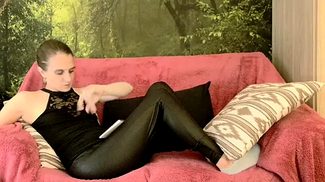 Snapshot of LadyChantale chatting on February 2025 07:53:01 PM LadyChantale online show from February 2025 07:53:01 PM