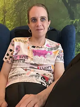 Snapshot of LadyChantale chatting on March 2025 10:15:02 PM LadyChantale online show from March 2025 10:15:02 PM