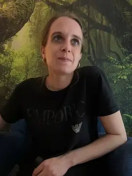 Snapshot of LadyChantale chatting on March 2025 04:38:02 AM LadyChantale online show from March 2025 04:38:02 AM