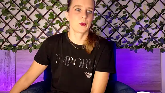 Snapshot of LadyChantale chatting on September 2025 05:53:02 AM LadyChantale online show from September 2025 05:53:02 AM