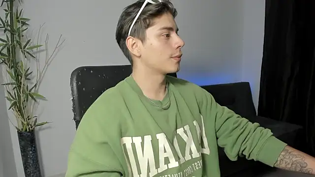 Giordano Russo online show from December 2024 07:41:01 AM