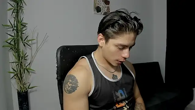 Giordano Russo online show from December 2024 12:24:01 AM