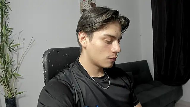 Giordano Russo online show from December 2024 01:25:01 AM