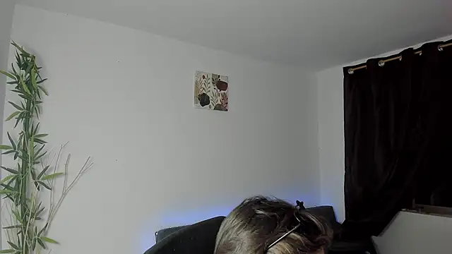 Giordano Russo online show from December 2024 10:52:02 PM