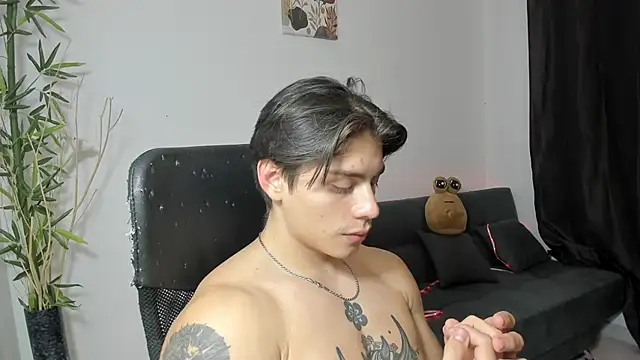 Giordano Russo online show from January 2025 05:48:01 AM