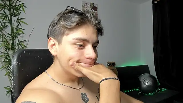 Giordano Russo online show from January 2025 07:43:01 PM