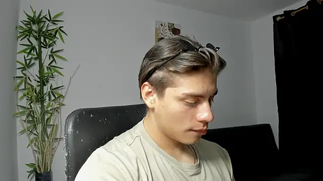 Giordano Russo online show from February 2025 03:43:01 AM