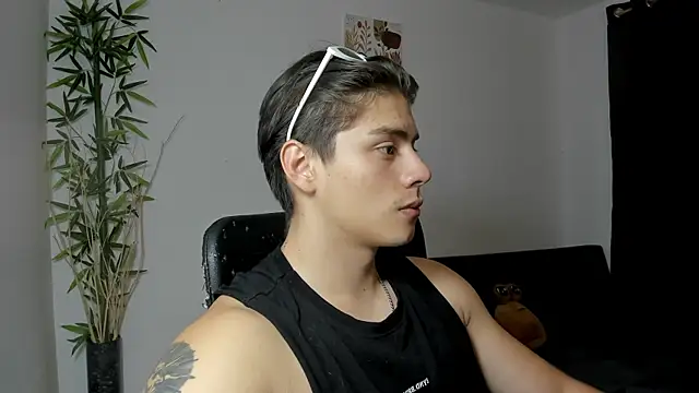 Giordano Russo online show from February 2025 11:08:02 PM