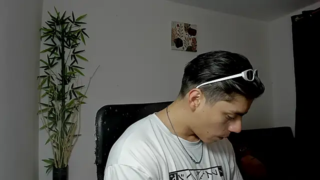 Giordano Russo online show from March 2025 11:42:01 PM