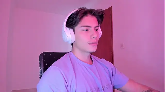 Giordano Russo online show from October 2025 07:03:01 PM