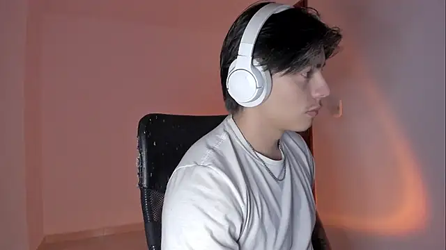 Giordano Russo online show from October 2025 04:16:01 AM