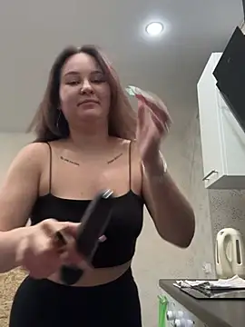 EsterLogan online show from December 2024 11:00:01 AM