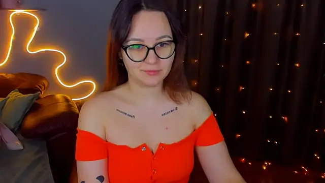 EsterLogan online show from January 2025 05:40:01 AM