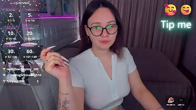 EsterLogan online show from February 2025 03:07:01 PM