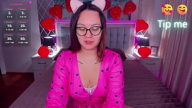 EsterLogan online show from February 2025 05:30:01 AM