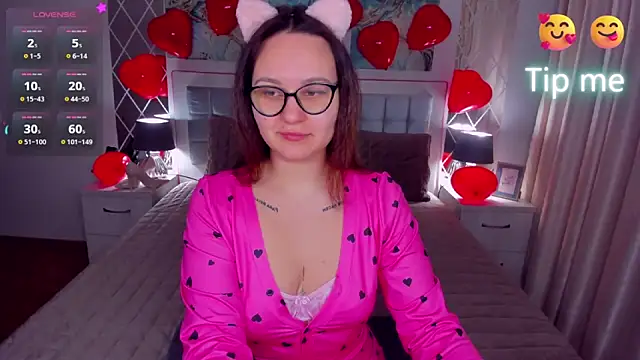 EsterLogan online show from February 2025 06:55:01 AM