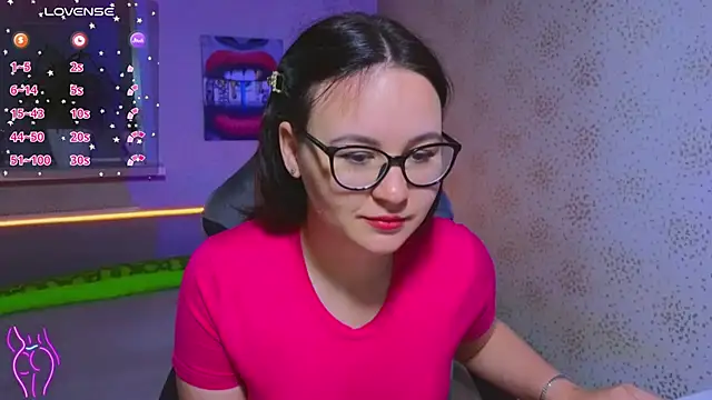 EsterLogan online show from September 2025 01:46:02 PM