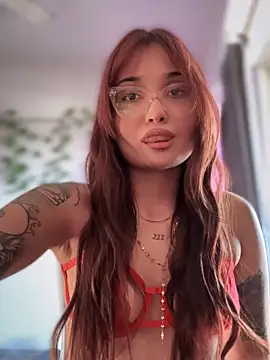 LunaXuan online show from September 2025 07:48:02 PM