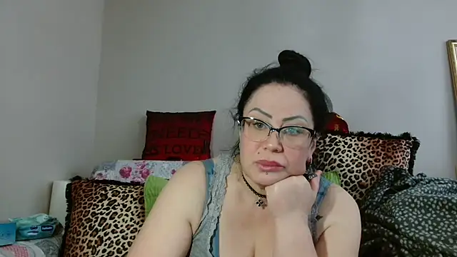 x  KHALEESI  x online show from March 2025 02:13:02 PM