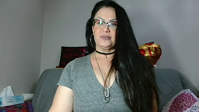 x  KHALEESI  x online show from September 2025 07:35:01 PM