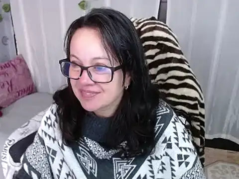 Sonialorens  online show from February 2025 02:09:02 PM