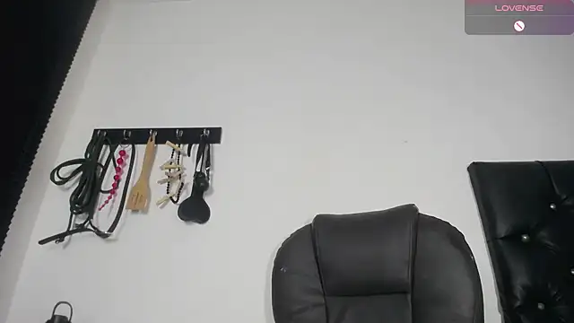 alejandraluxt online show from December 2024 05:33:02 PM