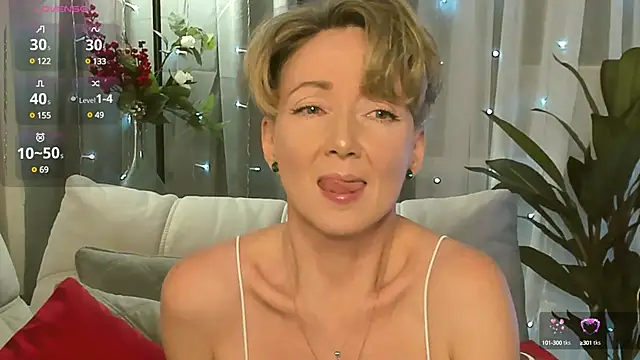 Snapshot of AkexandraFix chatting on December 2024 04:38:01 PM AkexandraFix online show from December 2024 04:38:01 PM