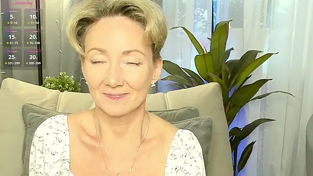 Snapshot of AkexandraFix chatting on September 2025 12:54:02 PM AkexandraFix online show from September 2025 12:54:02 PM