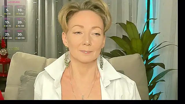 AkexandraFix online show from December 2025 12:57:02 PM