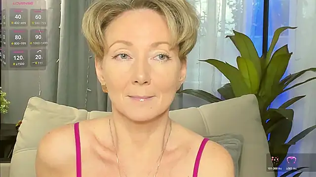 Snapshot of AkexandraFix chatting on February 2026 01:40:01 PM AkexandraFix online show from February 2026 01:40:01 PM