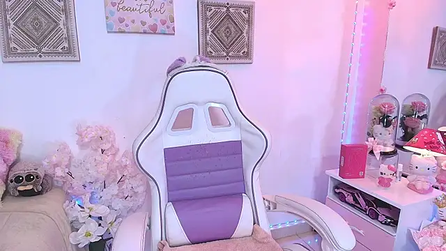 Foxy Megan online show from September 2025 07:08:02 PM