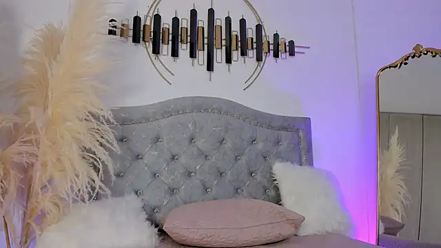 Snapshot of LaraBaker chatting on February 2025 11:13:02 PM LaraBaker online show from February 2025 11:13:02 PM