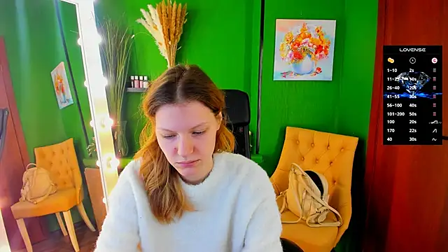 Snapshot of MaryHiggins chatting on January 2025 07:03:01 AM MaryHiggins online show from January 2025 07:03:01 AM