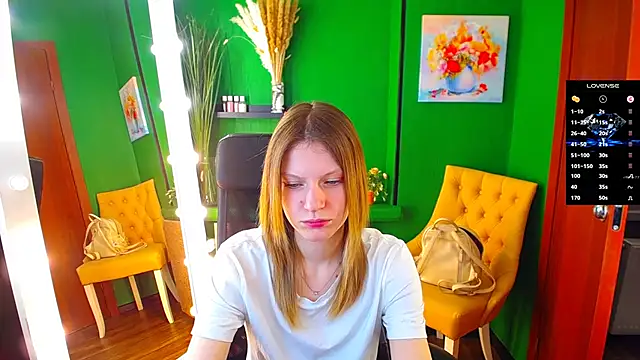 Snapshot of MaryHiggins chatting on January 2025 09:51:02 AM MaryHiggins online show from January 2025 09:51:02 AM