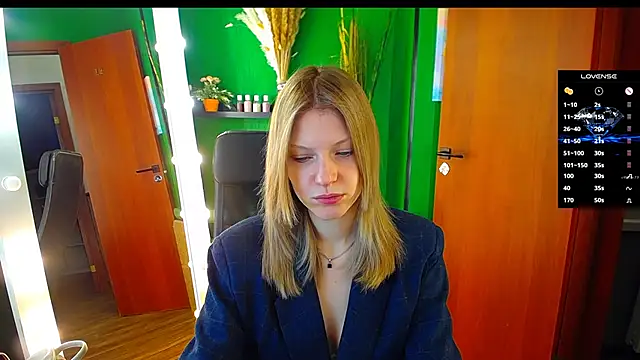 Snapshot of MaryHiggins chatting on February 2025 06:20:01 AM MaryHiggins online show from February 2025 06:20:01 AM