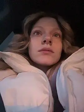 Snapshot of MaryHiggins chatting on February 2025 05:09:01 AM MaryHiggins online show from February 2025 05:09:01 AM