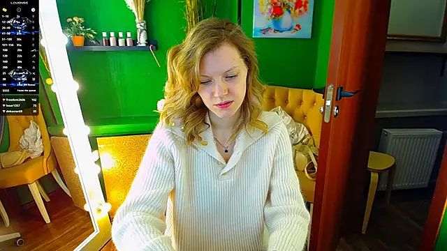 Snapshot of MaryHiggins chatting on February 2025 02:44:02 PM MaryHiggins online show from February 2025 02:44:02 PM