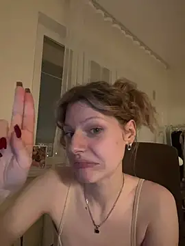 Snapshot of MaryHiggins chatting on February 2025 05:29:02 PM MaryHiggins online show from February 2025 05:29:02 PM