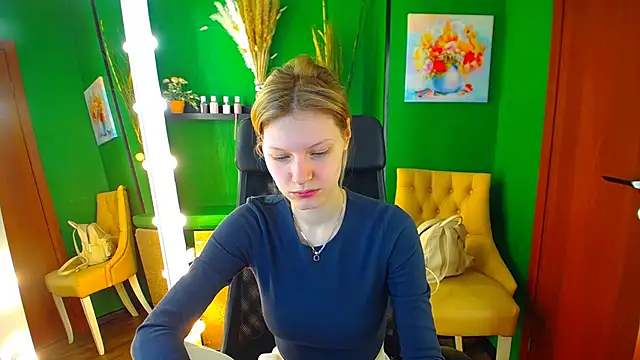 Snapshot of MaryHiggins chatting on March 2025 10:02:01 AM MaryHiggins online show from March 2025 10:02:01 AM