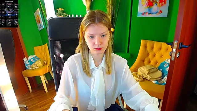 Snapshot of MaryHiggins chatting on March 2025 07:19:01 AM MaryHiggins online show from March 2025 07:19:01 AM