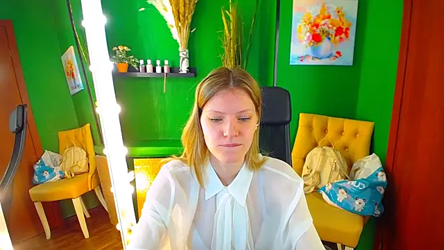 Snapshot of MaryHiggins chatting on March 2025 10:35:02 AM MaryHiggins online show from March 2025 10:35:02 AM