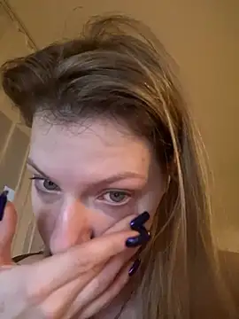 Snapshot of MaryHiggins chatting on March 2025 04:12:02 AM MaryHiggins online show from March 2025 04:12:02 AM