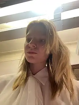 Snapshot of MaryHiggins chatting on March 2025 10:19:01 AM MaryHiggins online show from March 2025 10:19:01 AM