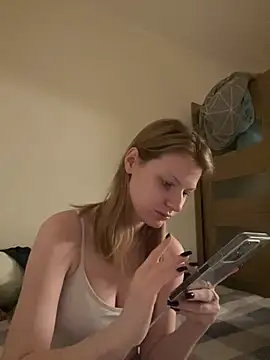 Snapshot of MaryHiggins chatting on March 2025 06:54:02 PM MaryHiggins online show from March 2025 06:54:02 PM